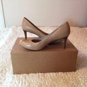 Banana Republic Nude Pumps - Size 9
